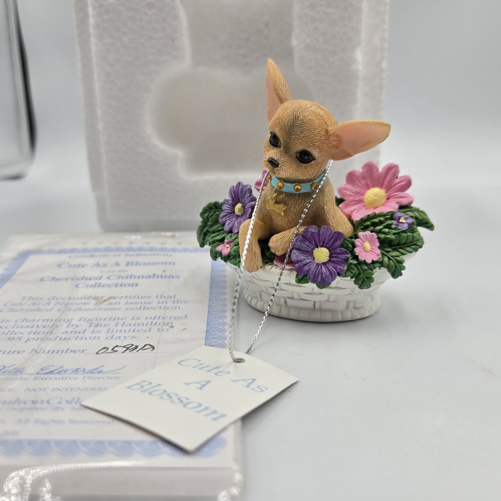 RARE Hamilton Collection Cherished Chihuahua Cute As A Blossom 09–03908–008‎ COA